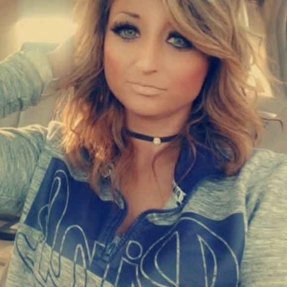 Meet your Posher, Danielle - Picture 1 of 1